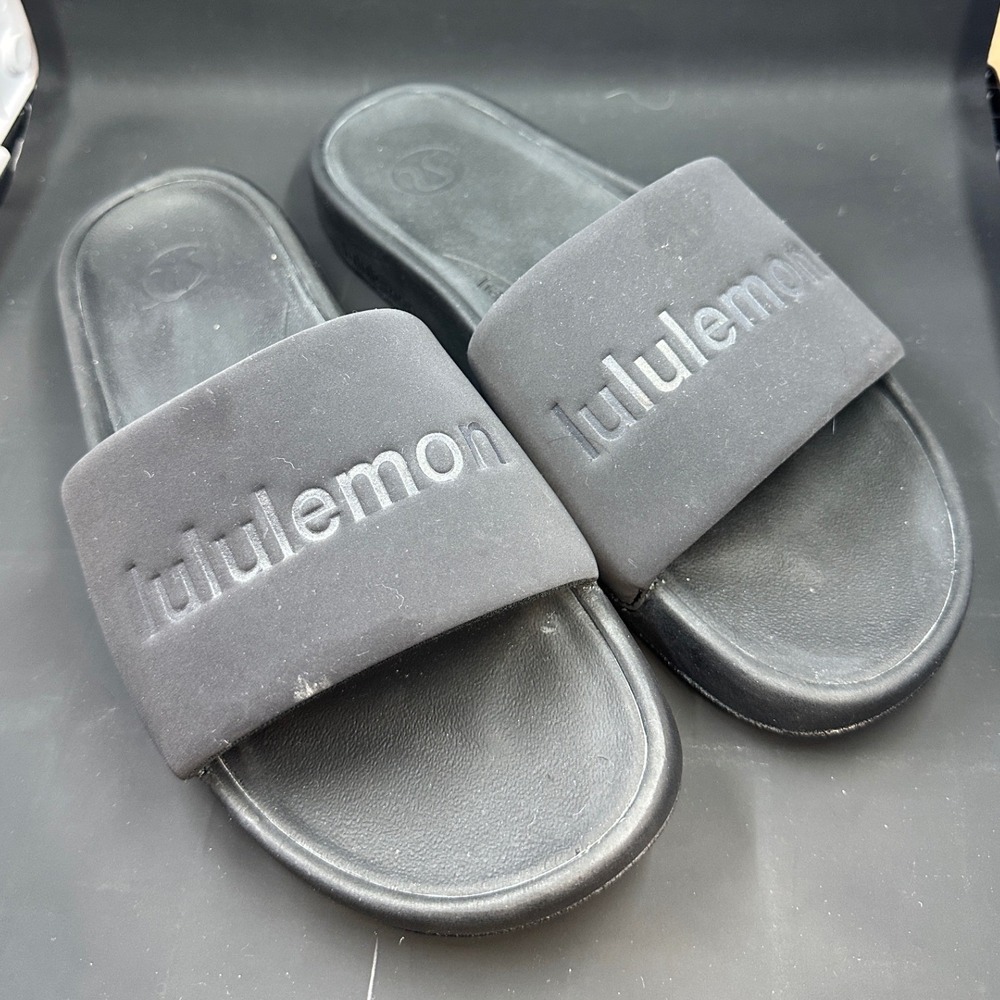 Lululemon Restfeel Slide Graphic Womens 9 Black Logo Sandals LW9FO8S